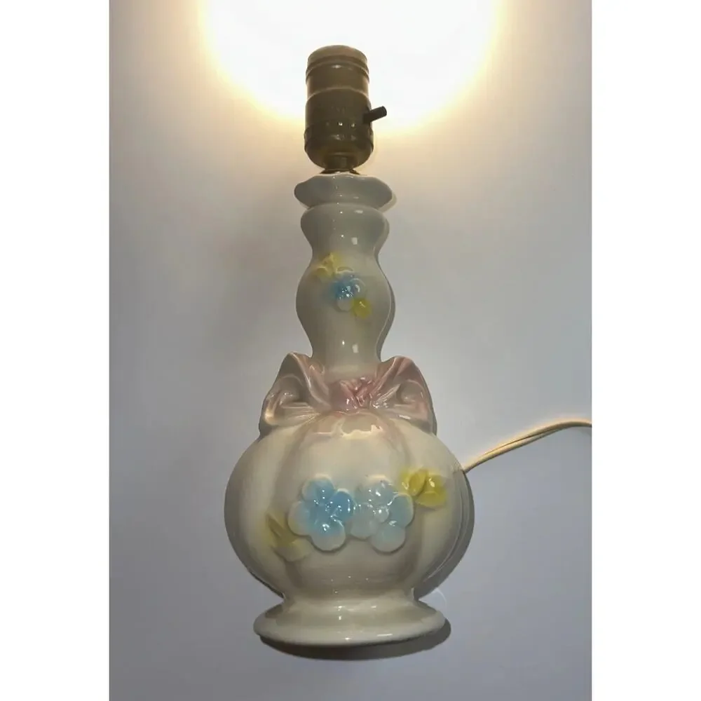MCM 1950’s Lamp Pink & Blue Cottagecore